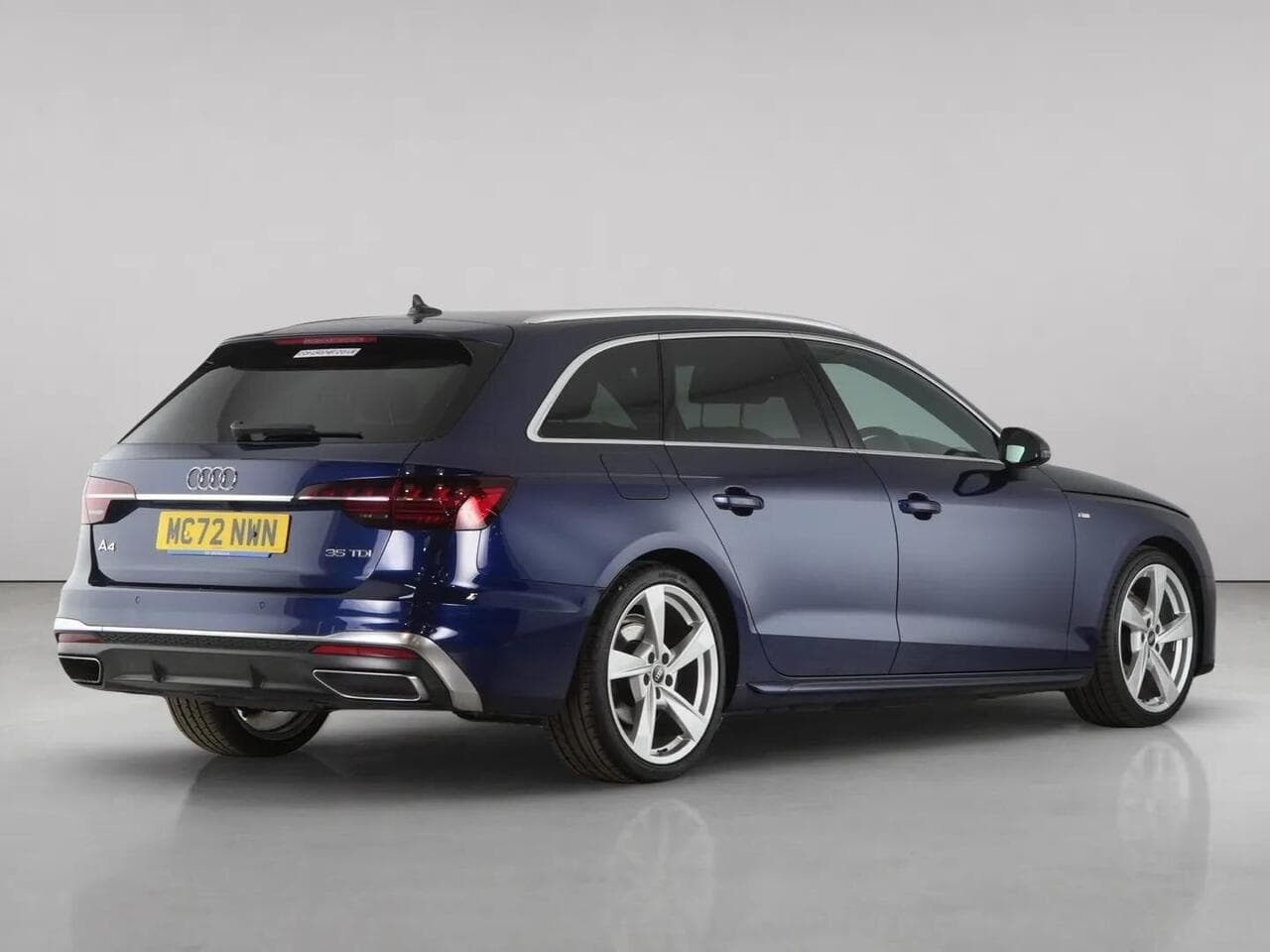 Audi A4 Avant thumbnail Rear Right