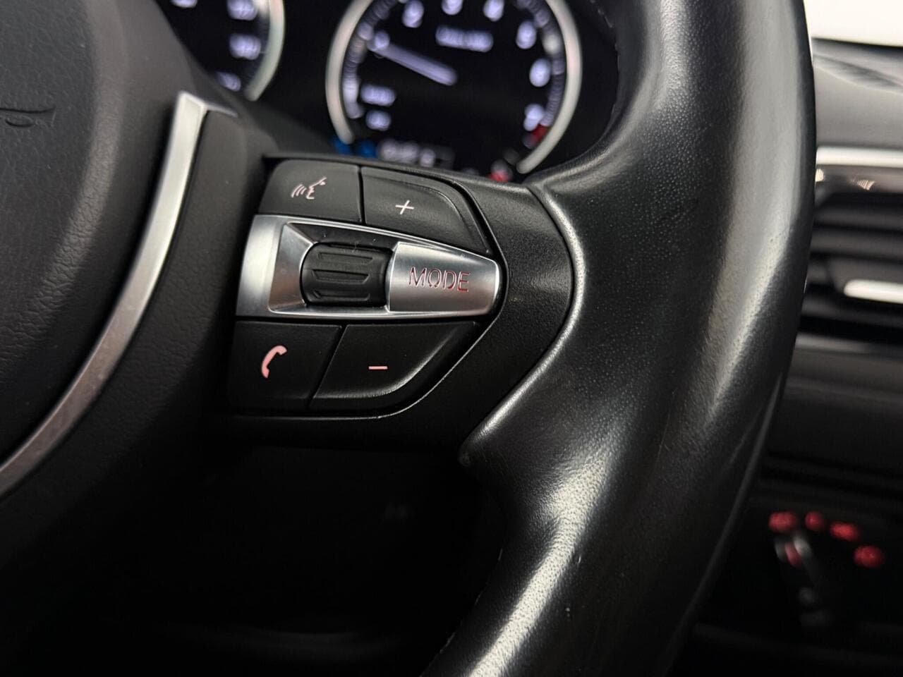 BMW 1 Series thumbnail Misc Controls