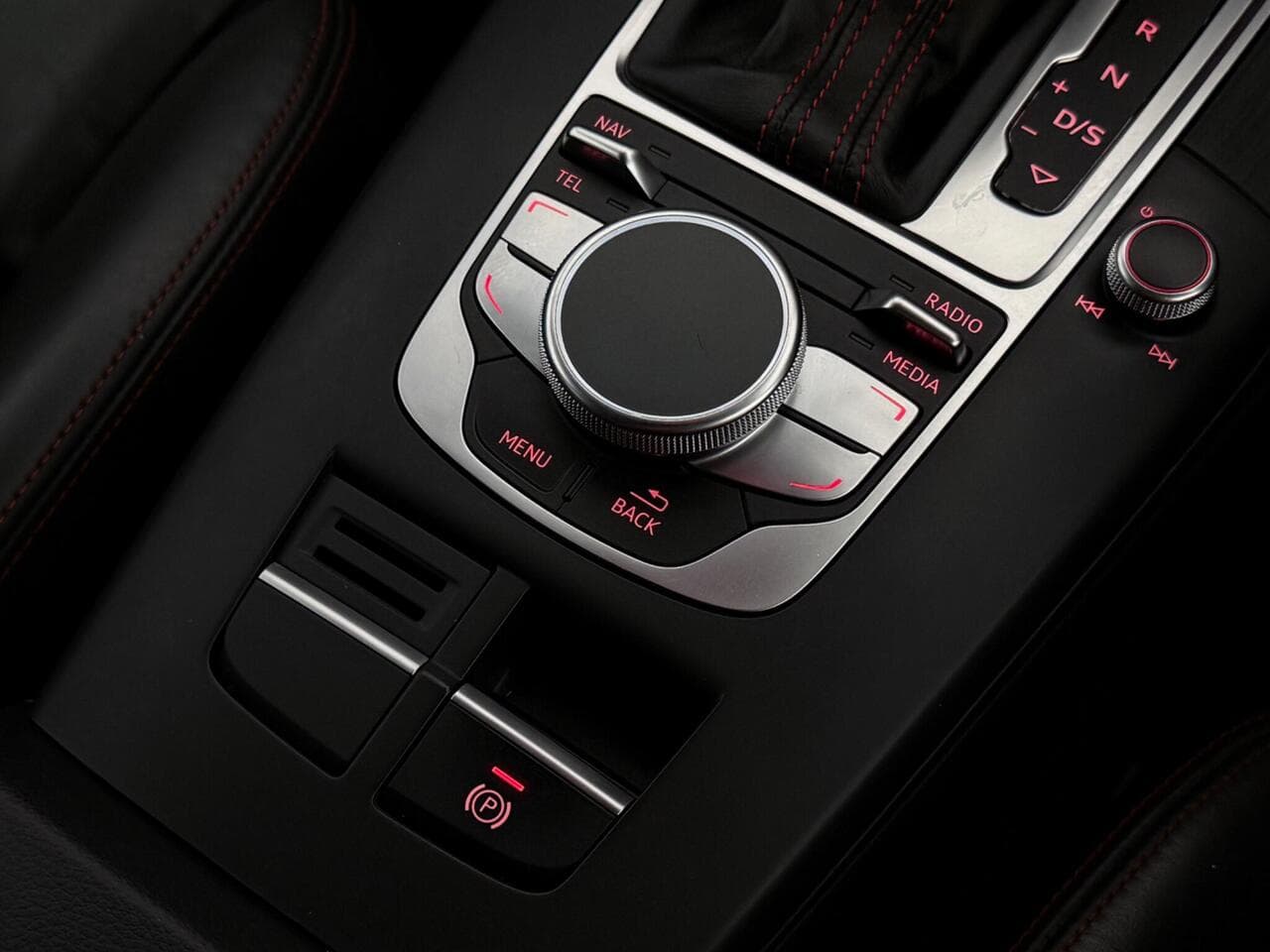 Audi RS3 thumbnail Misc Controls