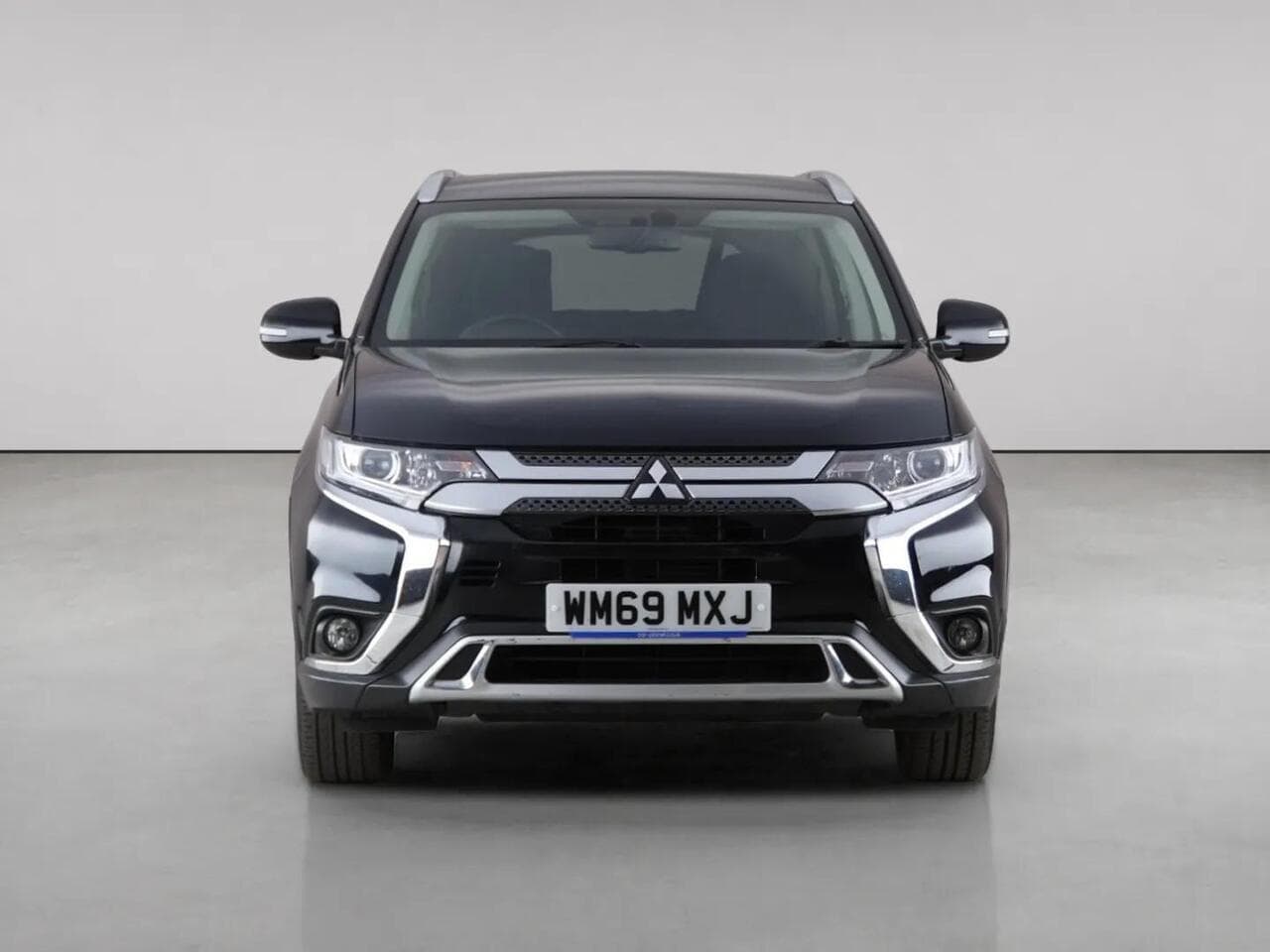 Mitsubishi Outlander thumbnail Front