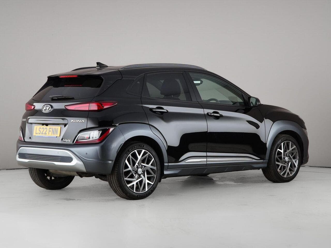 Hyundai KONA thumbnail Rear Right