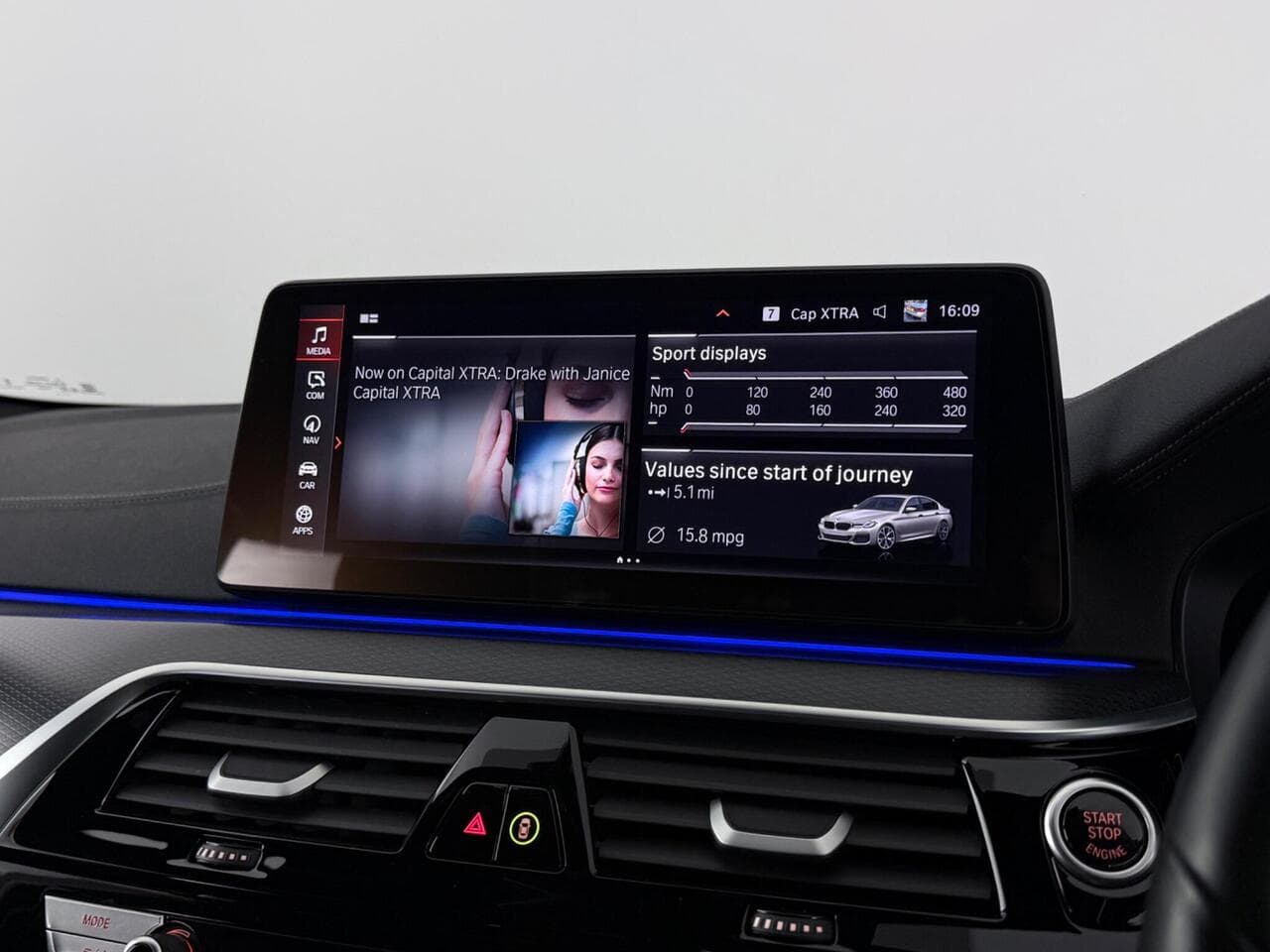 BMW 5 Series thumbnail Infotainment System