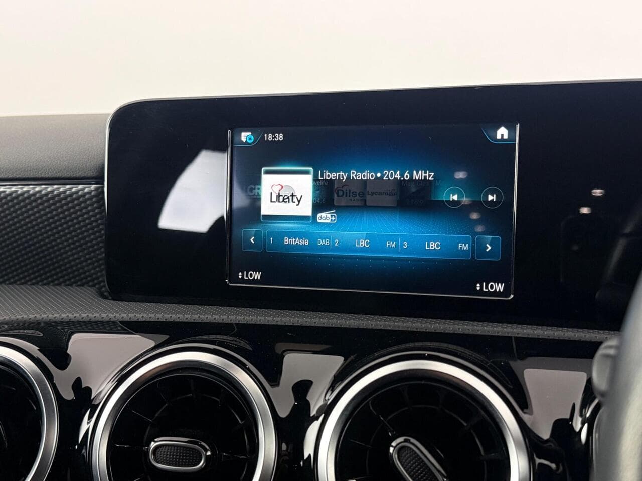 Mercedes-Benz A Class thumbnail Infotainment System