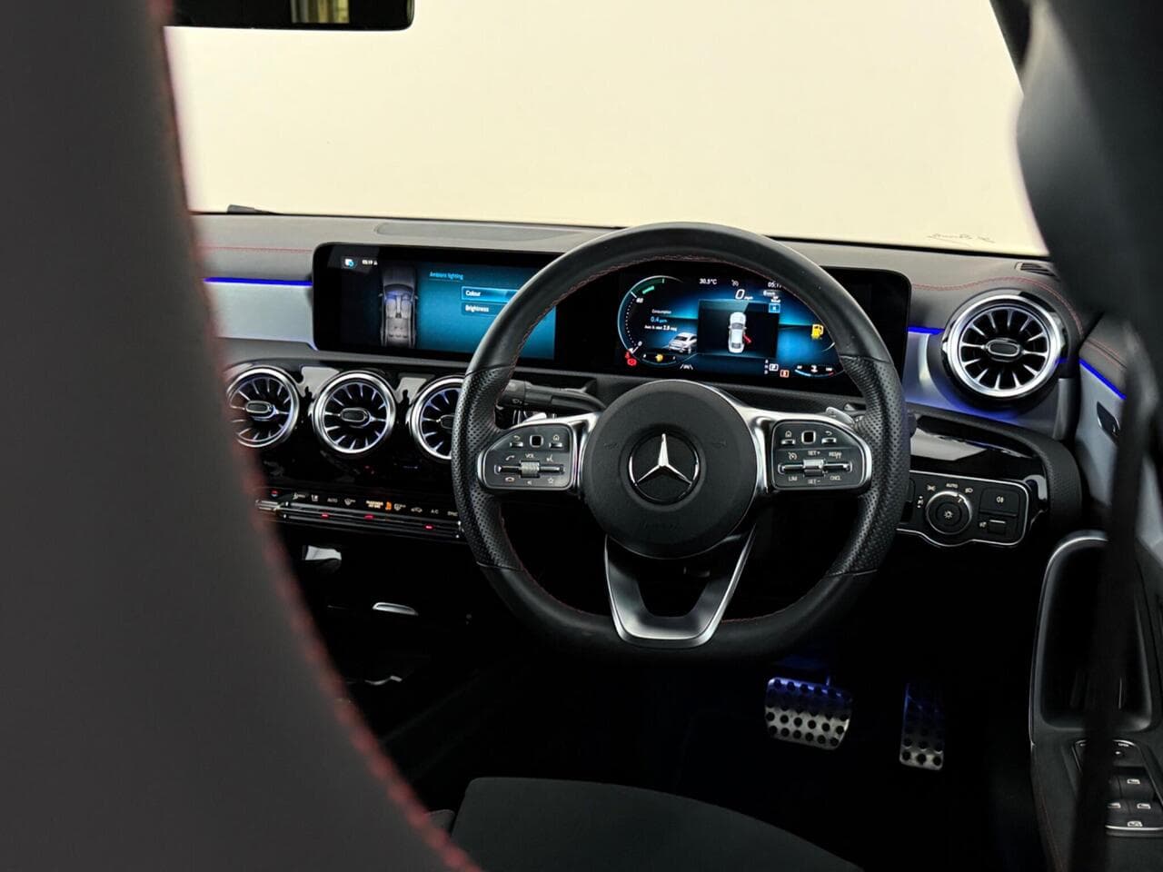 Mercedes-Benz CLA thumbnail Steering Wheel