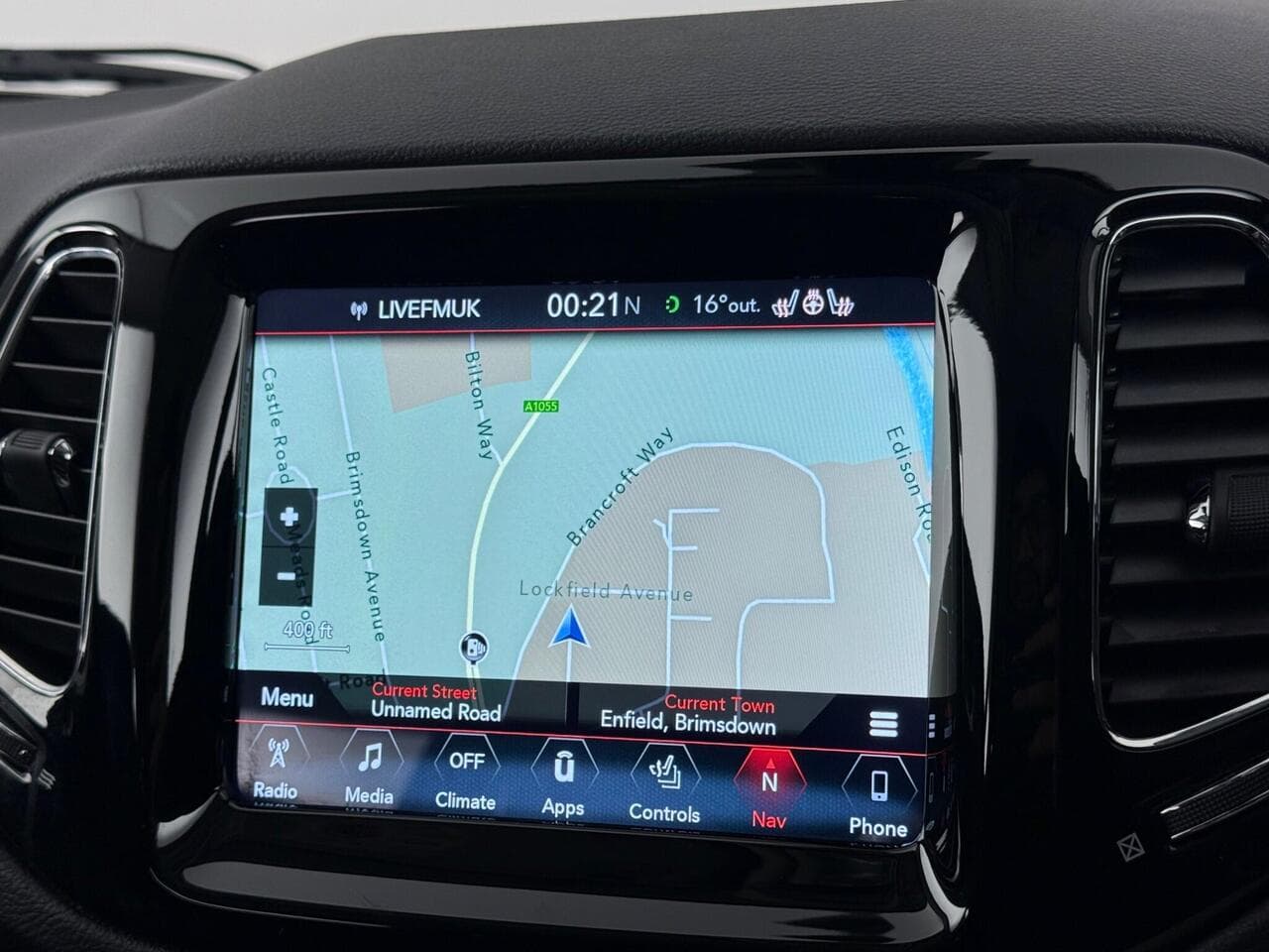 Jeep Compass thumbnail Infotainment System