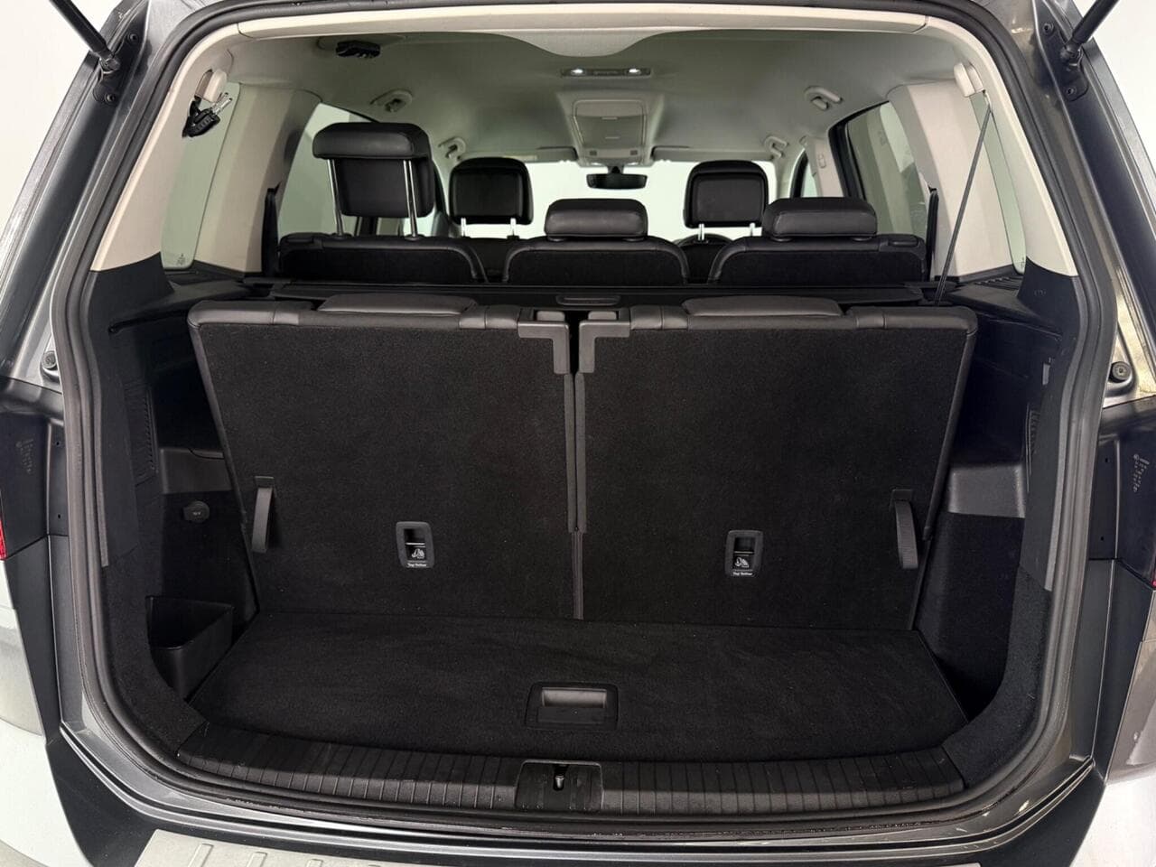 Volkswagen Touran thumbnail Boot