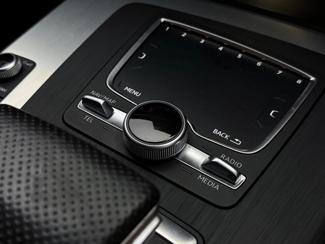 Audi Q5 thumbnail Misc Controls