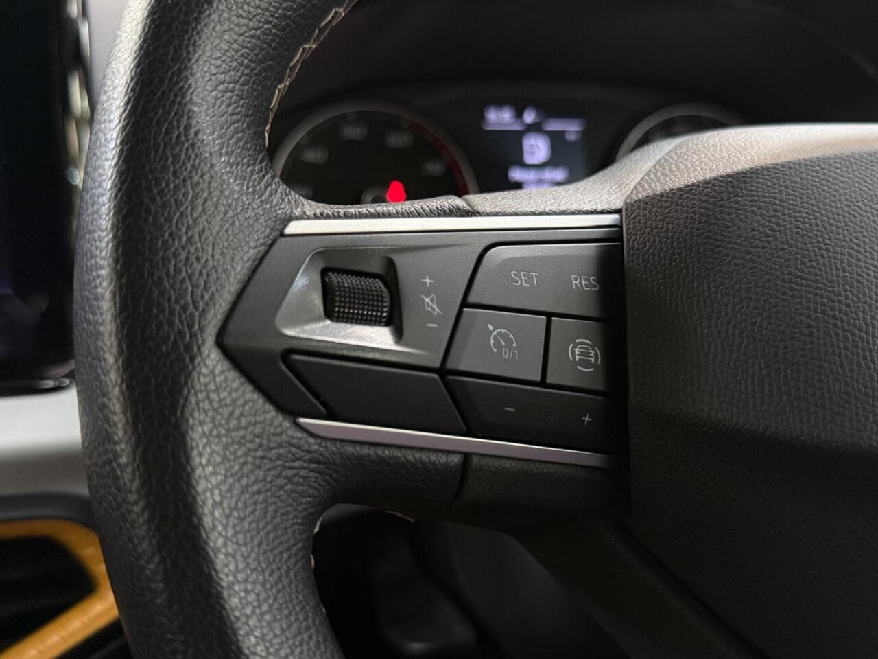 SEAT Arona thumbnail Misc Controls