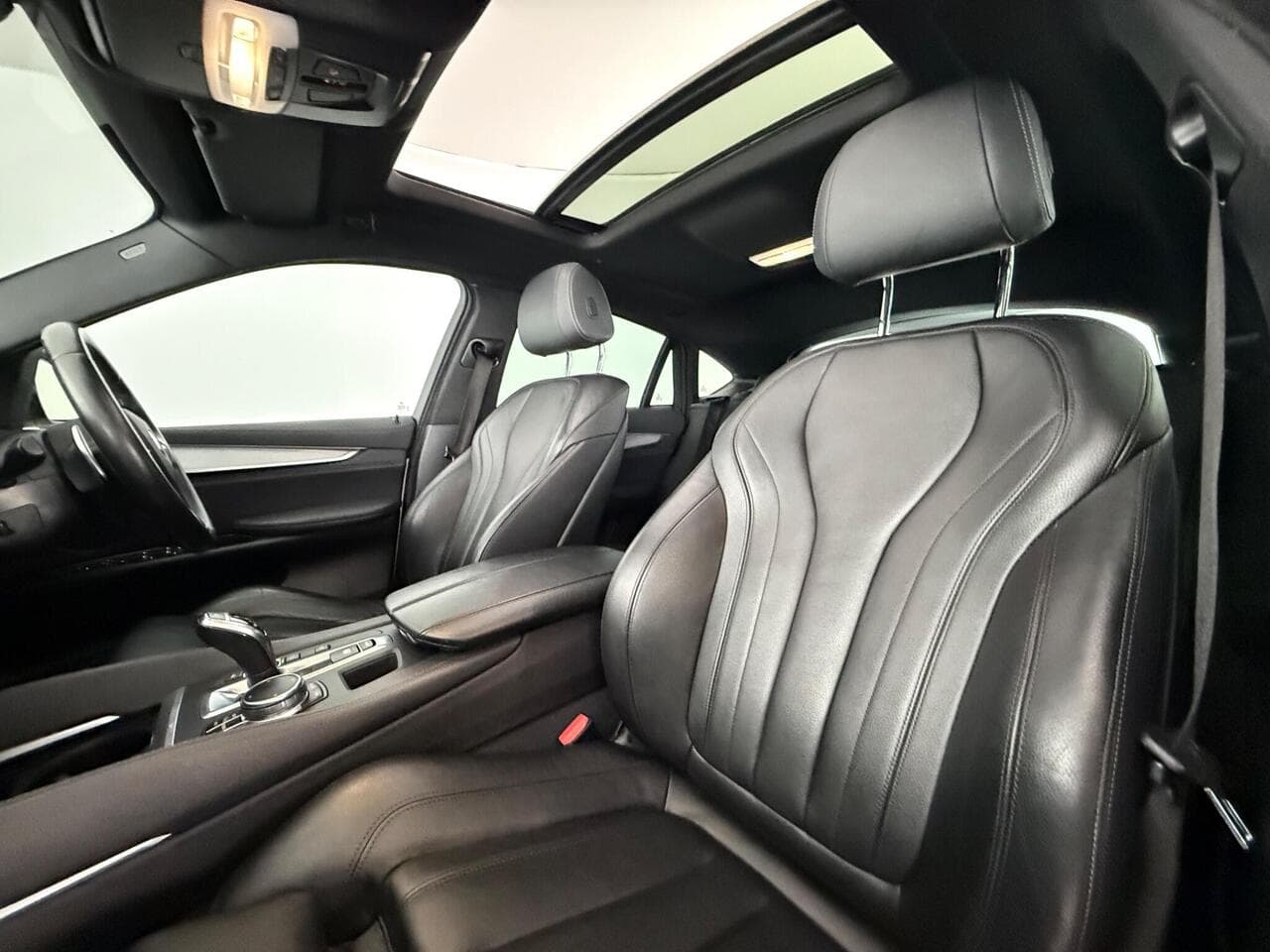 BMW X6 thumbnail Seat Front Passenger