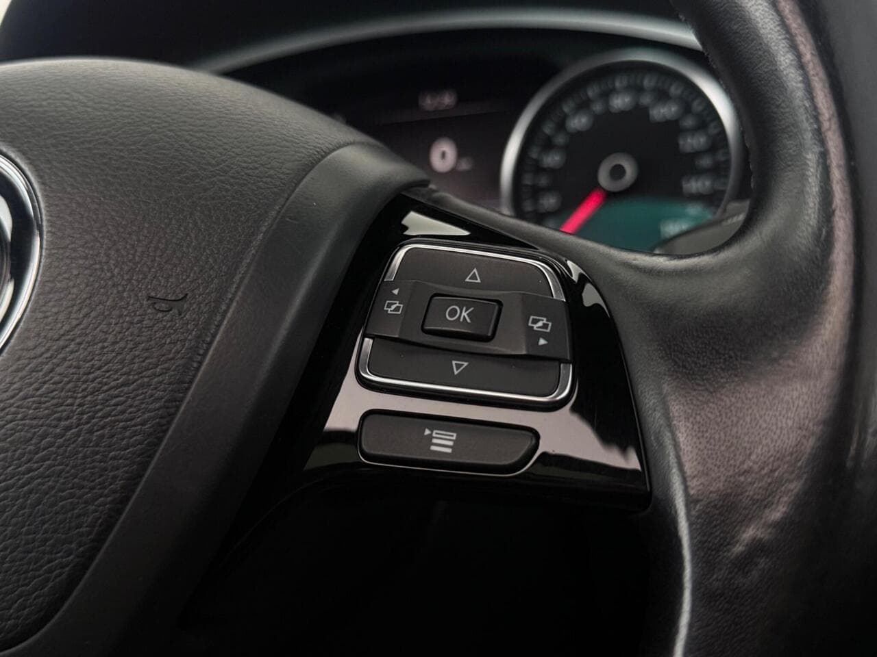 Volkswagen Touareg thumbnail Misc Controls