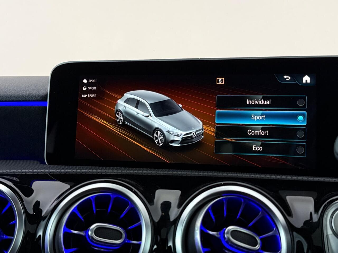 Mercedes-Benz A Class thumbnail Infotainment System