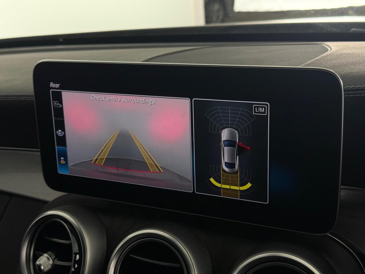 Mercedes-Benz C Class thumbnail Infotainment System