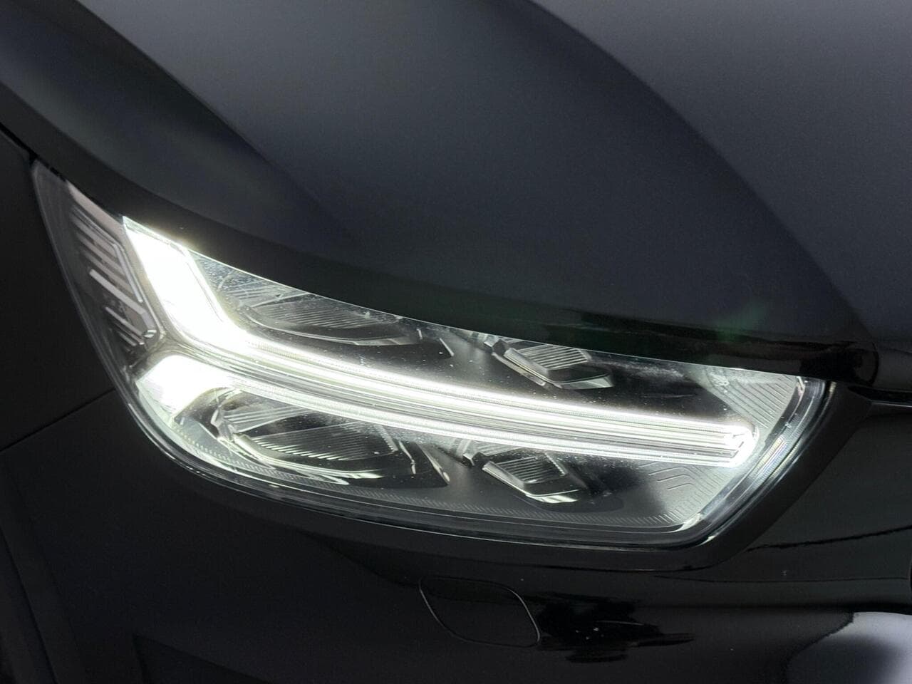 Volvo XC40 thumbnail Lights Front