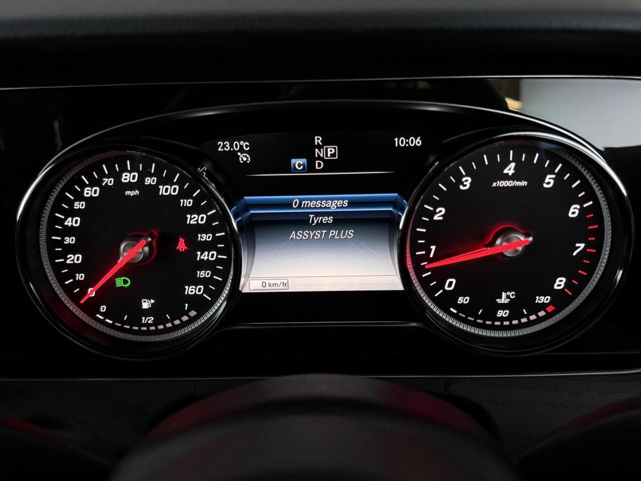 Mercedes-Benz E Class thumbnail Driver Instruments