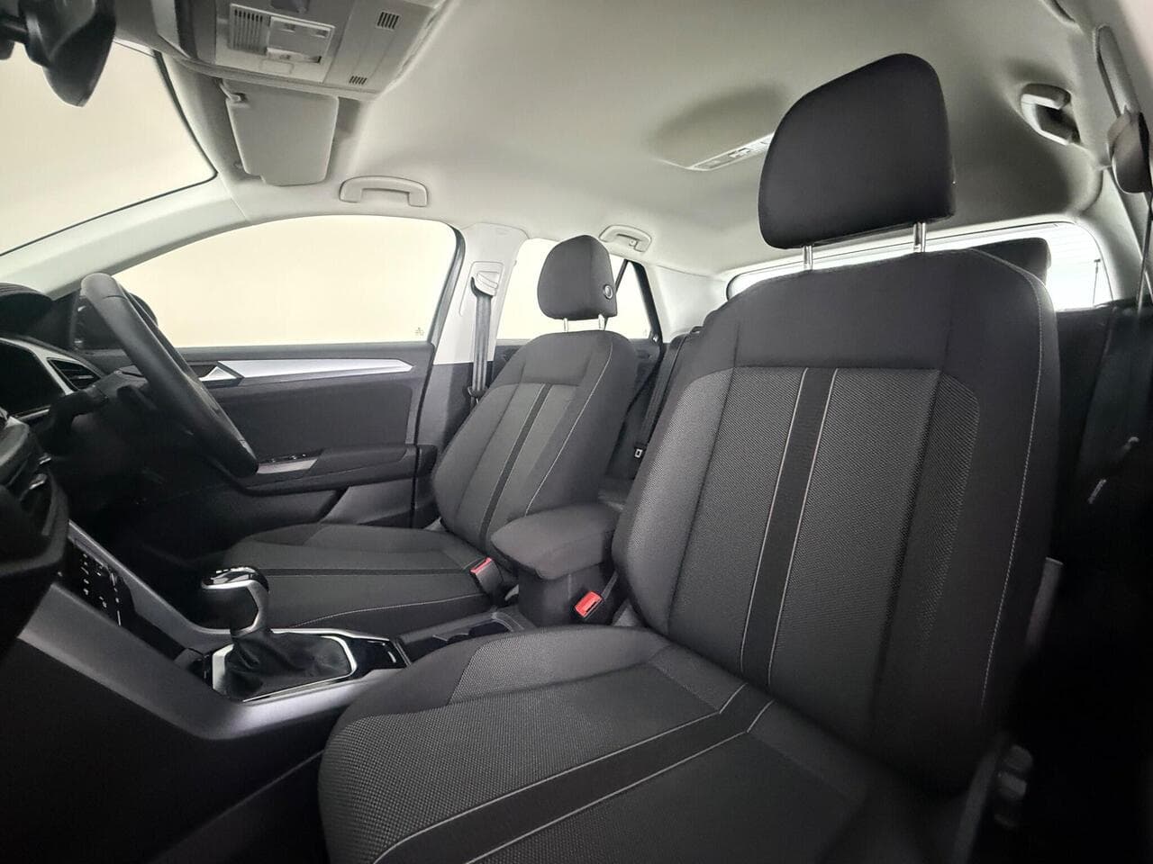 Volkswagen T-Roc thumbnail Seat Front Passenger