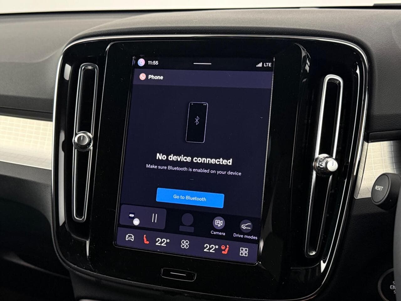 Volvo XC40 thumbnail Infotainment System