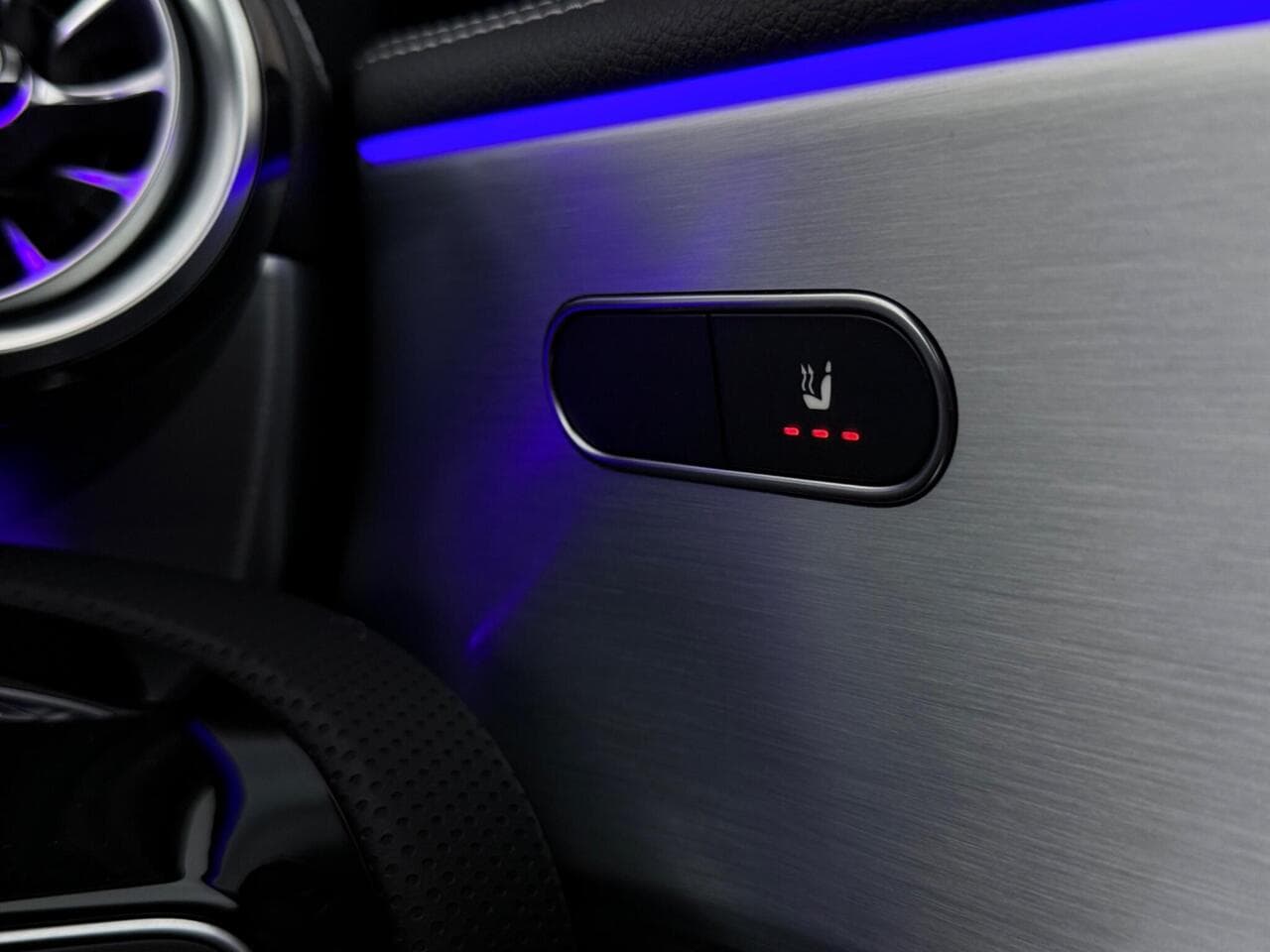 Mercedes-Benz A Class thumbnail Misc Controls