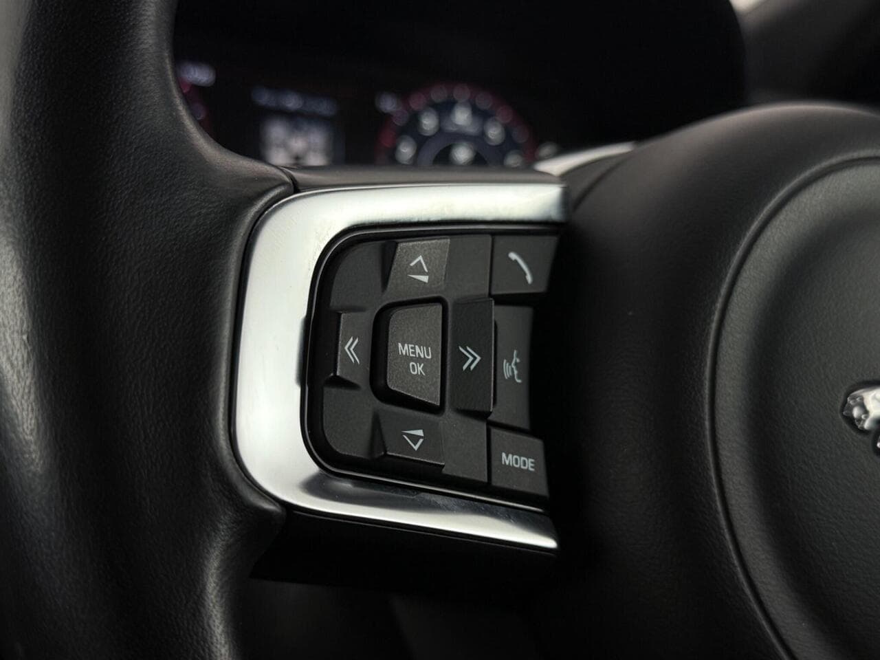 Jaguar E-PACE thumbnail Misc Controls
