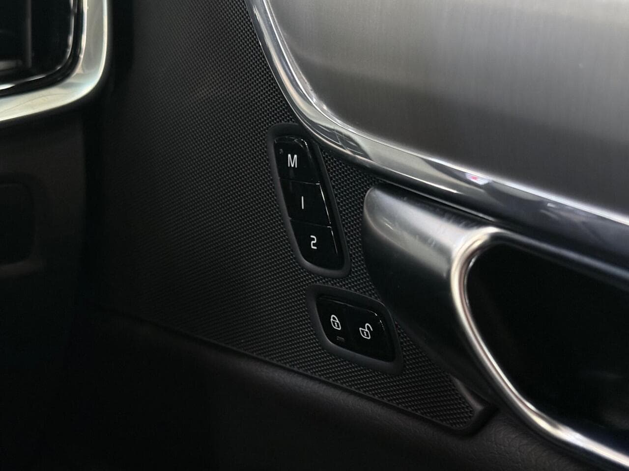 Volvo S90 thumbnail Misc Controls