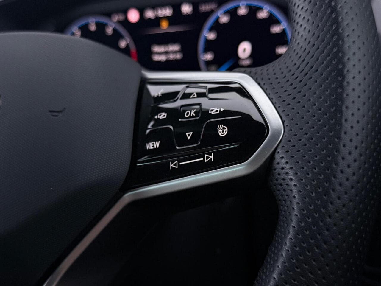 Volkswagen Tiguan thumbnail Misc Controls