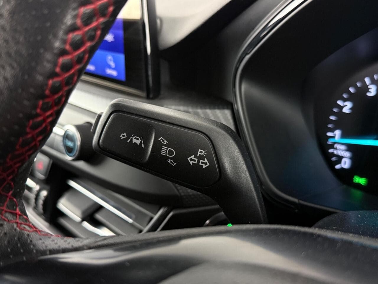 Ford Focus thumbnail Misc Controls