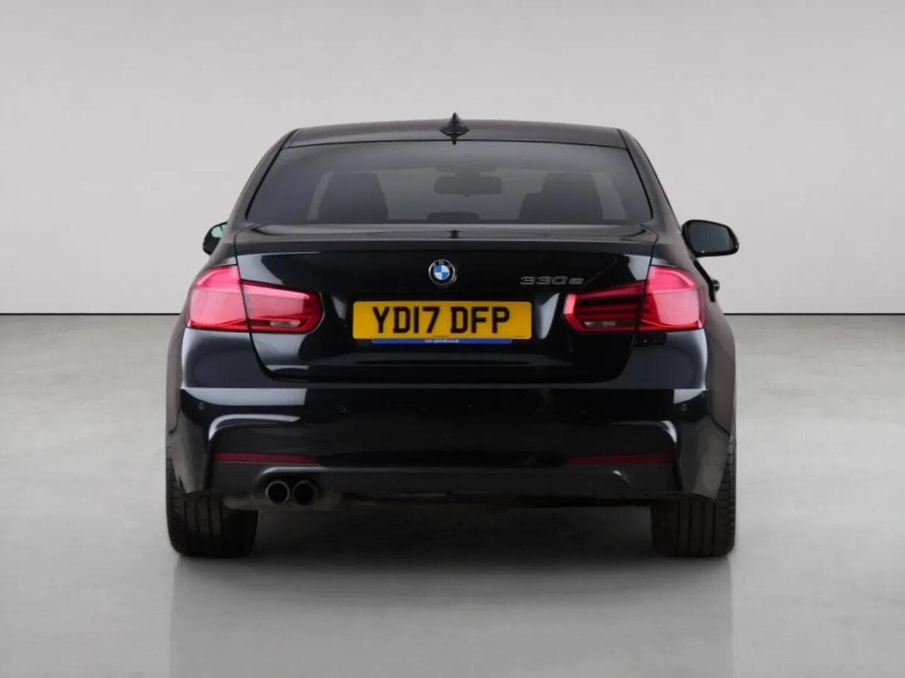 BMW 3 Series thumbnail Rear