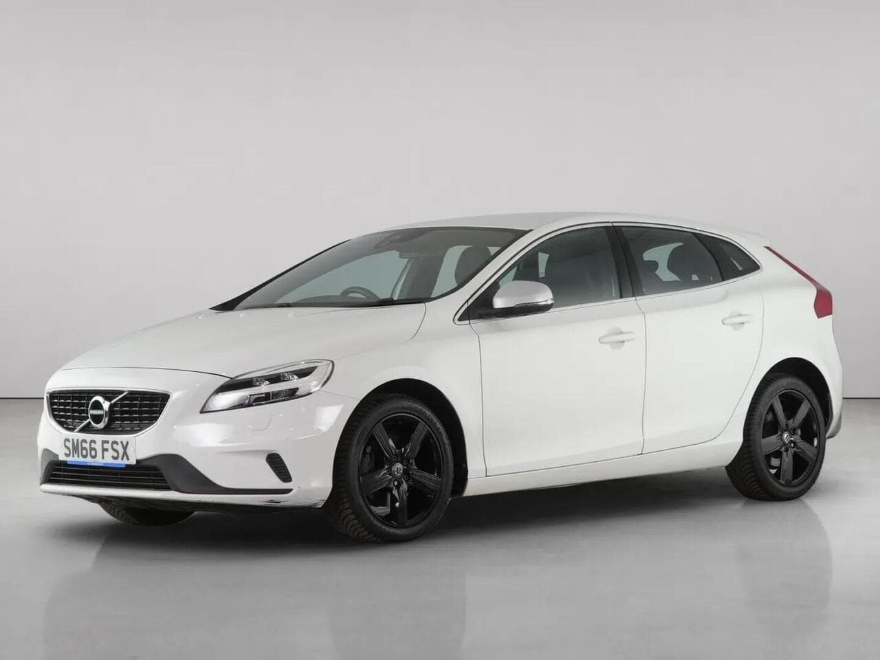 Volvo V40 thumbnail Front Left