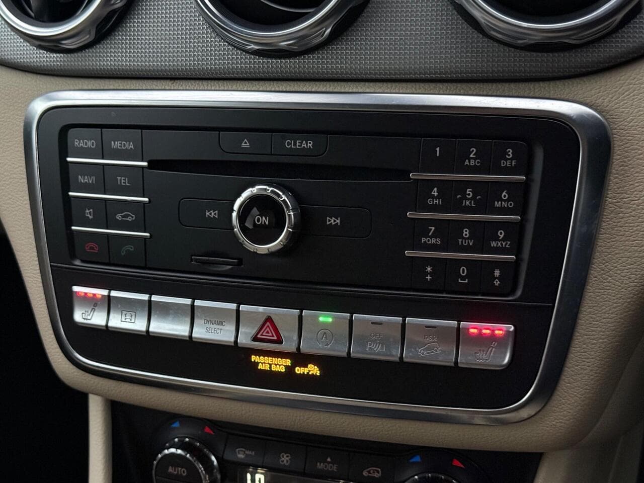 Mercedes-Benz GLA thumbnail Infotainment System