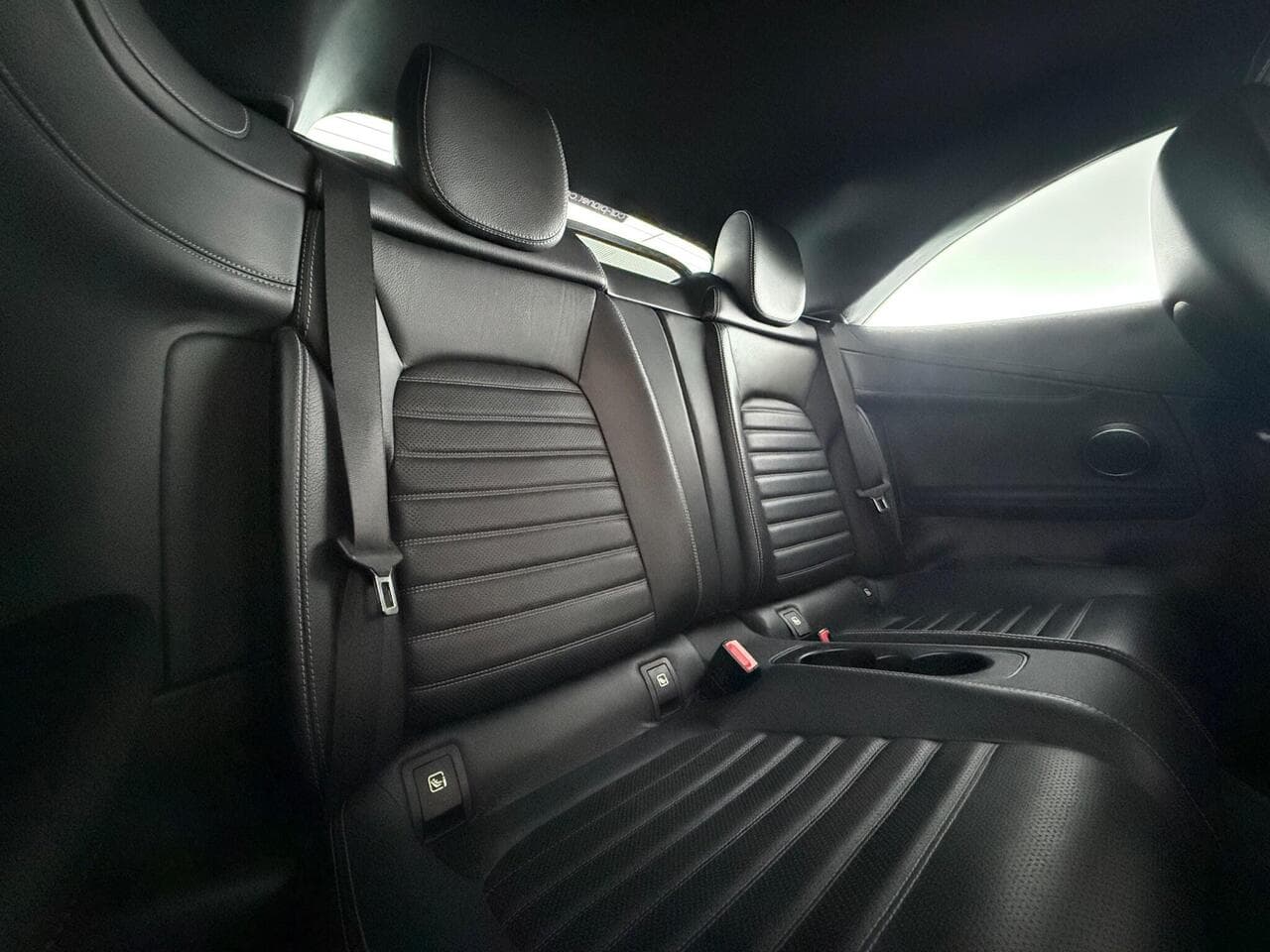 Mercedes-Benz C Class thumbnail Seats Rear