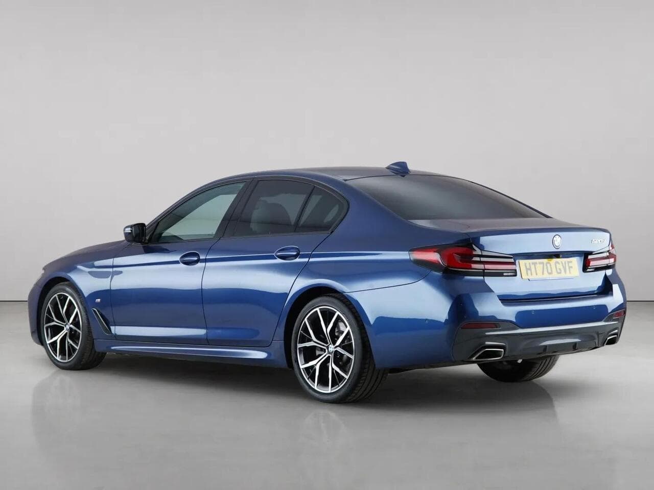 BMW 5 Series thumbnail Rear Left
