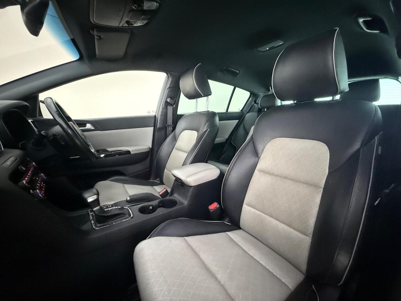 Kia Sportage thumbnail Seat Front Passenger