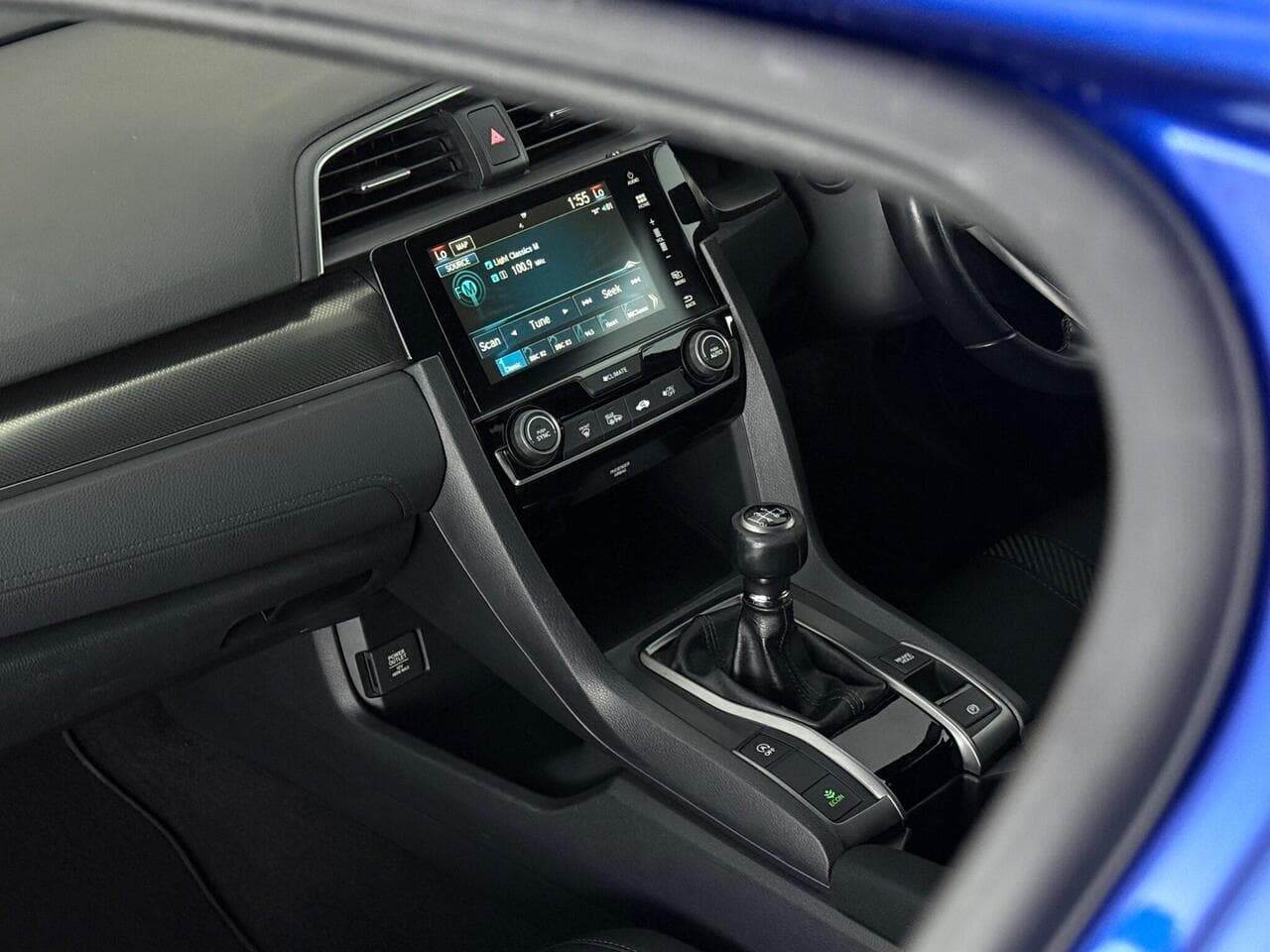 Honda Civic thumbnail Infotainment System