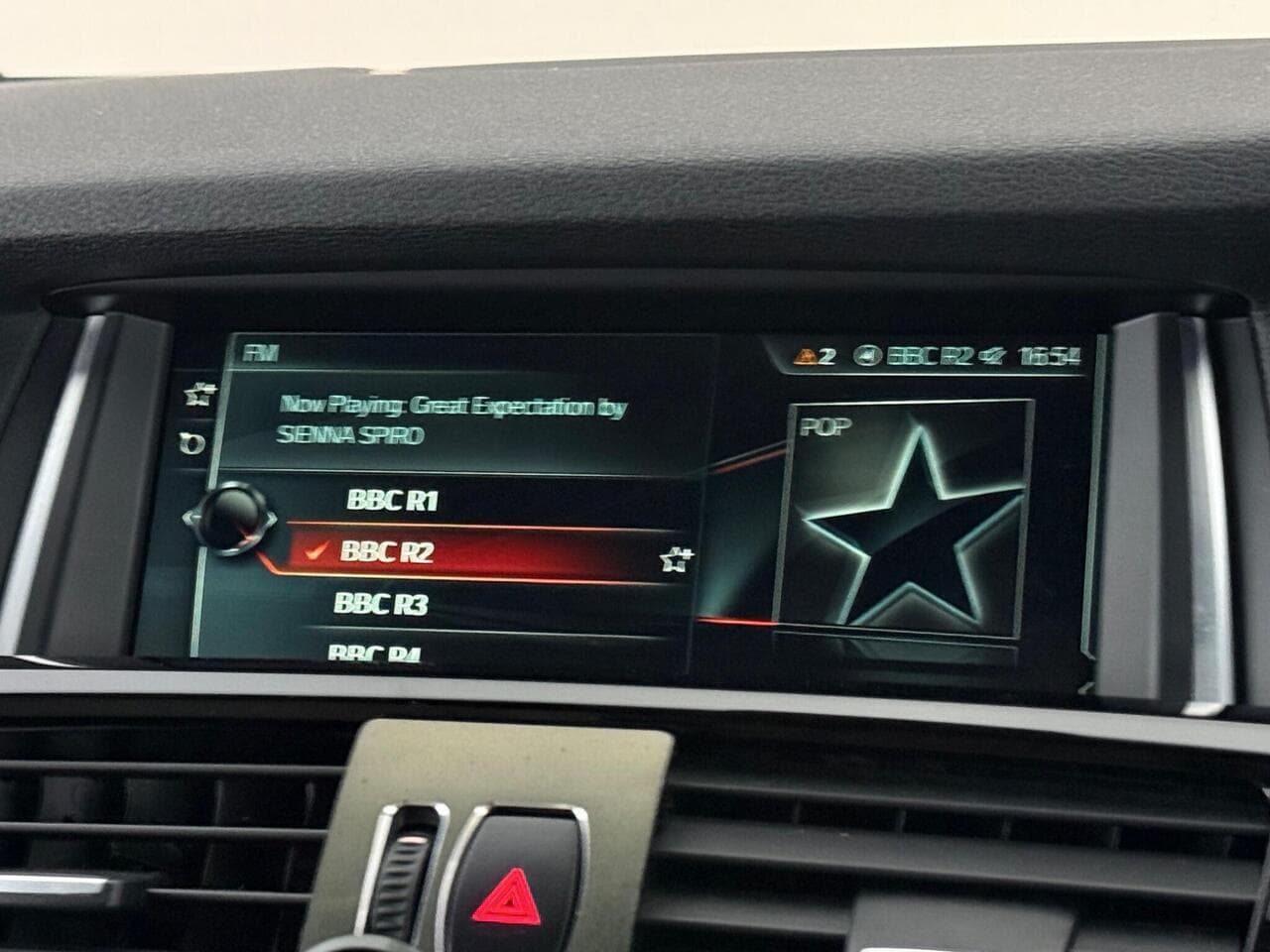 BMW X4 thumbnail Infotainment System