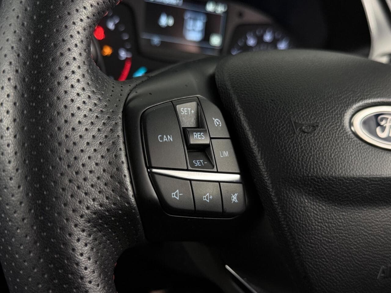 Ford Focus thumbnail Misc Controls