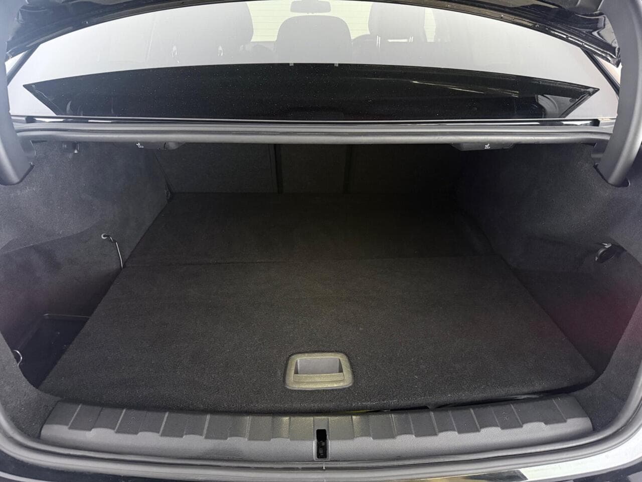 BMW 3 Series thumbnail Boot