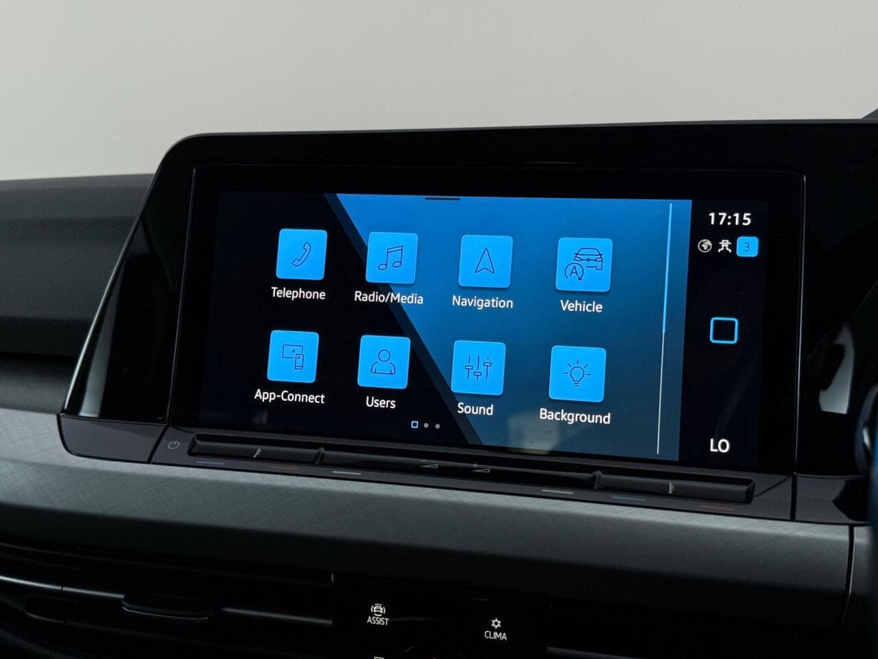 Volkswagen Golf thumbnail Infotainment System