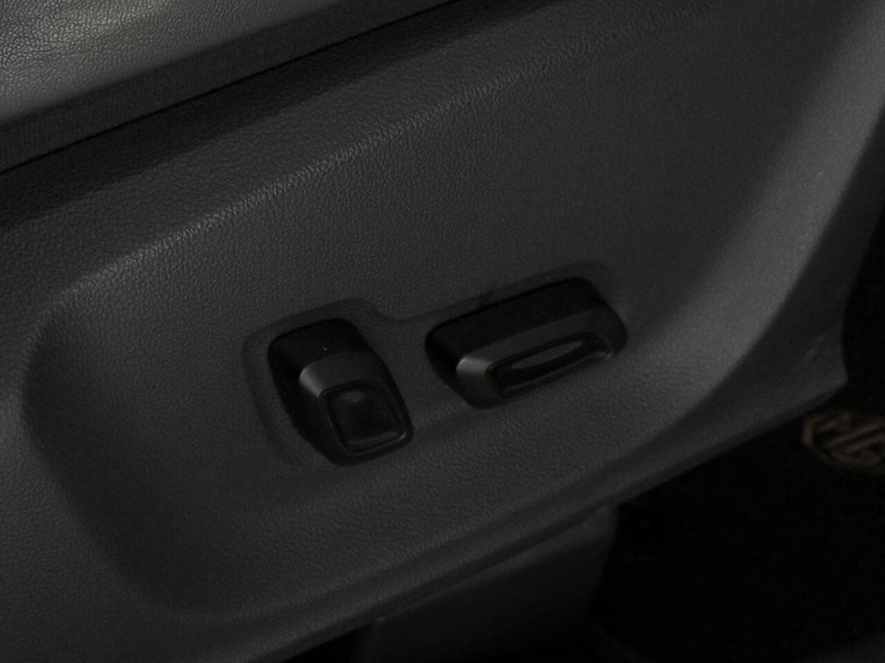 MG MG ZS thumbnail Misc Controls