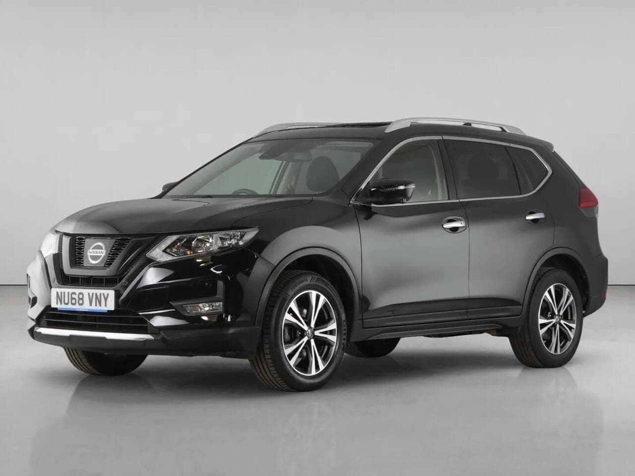 Nissan X-Trail thumbnail Front Left