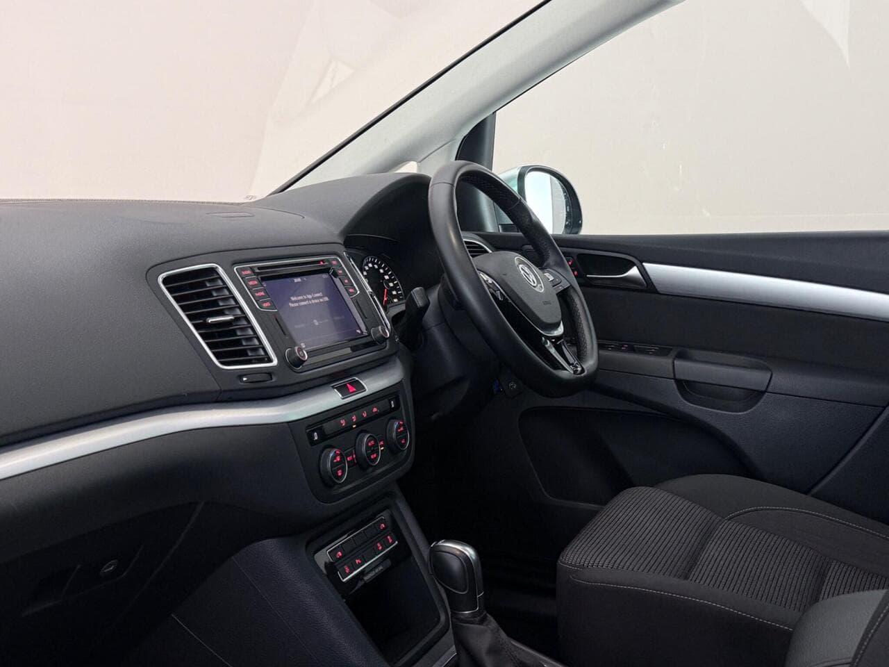 Volkswagen Sharan thumbnail Interior Front