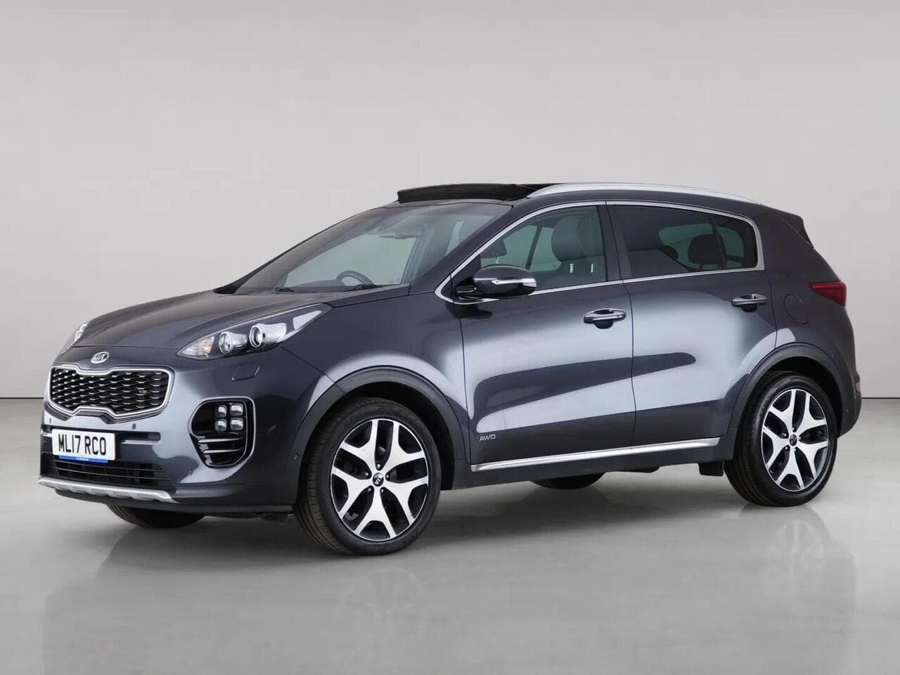 Kia Sportage thumbnail Front Left