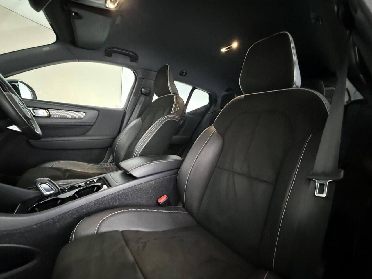 Volvo XC40 thumbnail Seat Front Passenger
