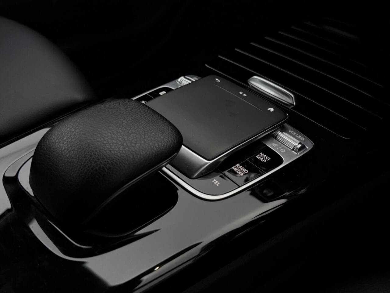 Mercedes-Benz A Class thumbnail Misc Controls