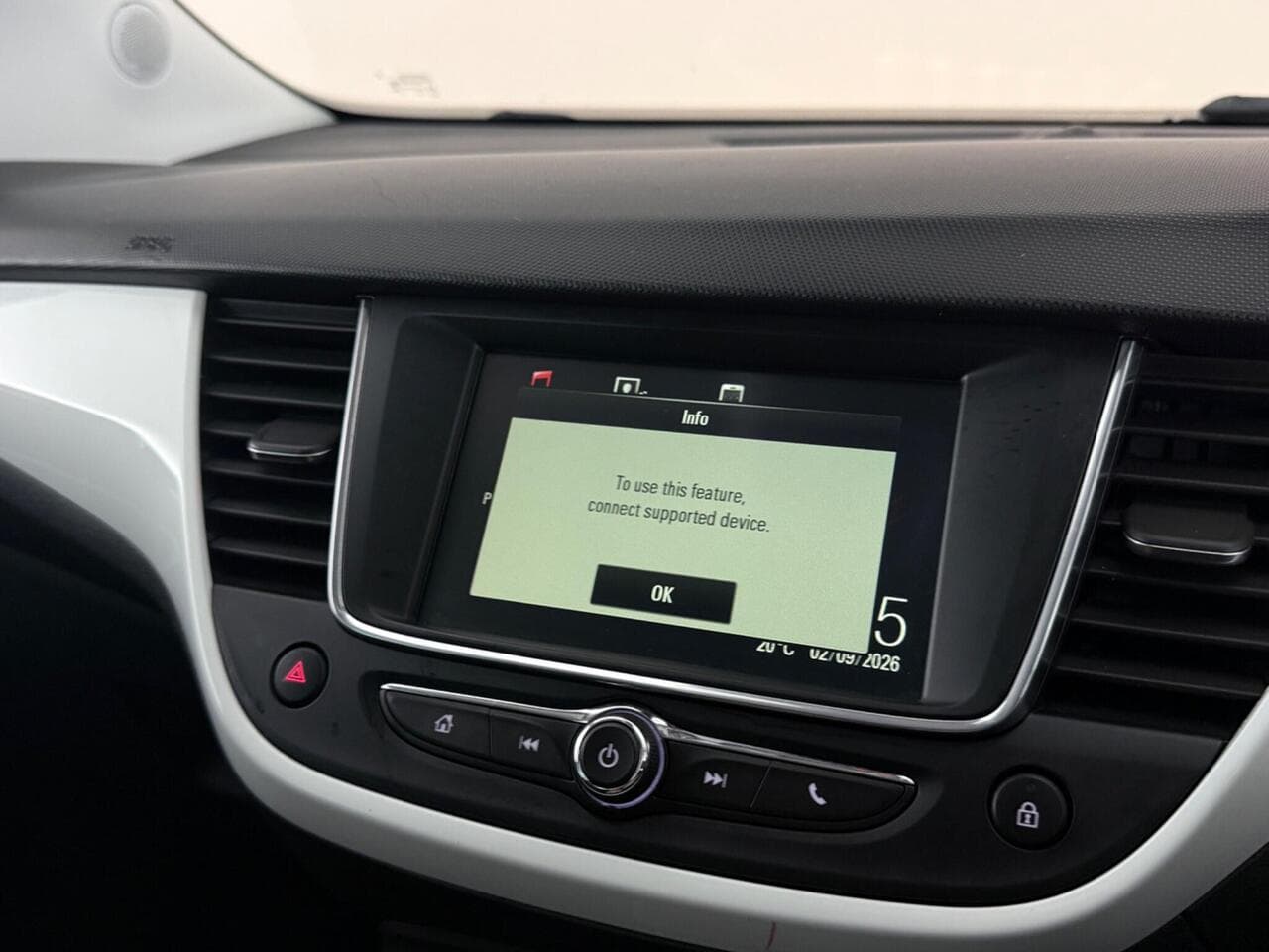 Vauxhall Crossland X thumbnail Infotainment System