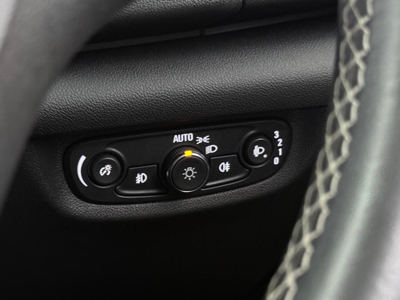 Vauxhall Insignia thumbnail Misc Controls