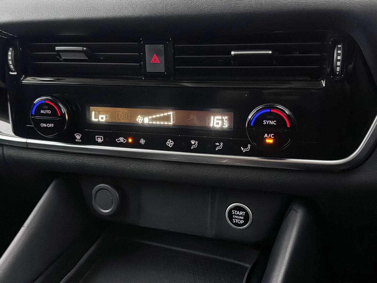 Nissan Qashqai thumbnail Infotainment System