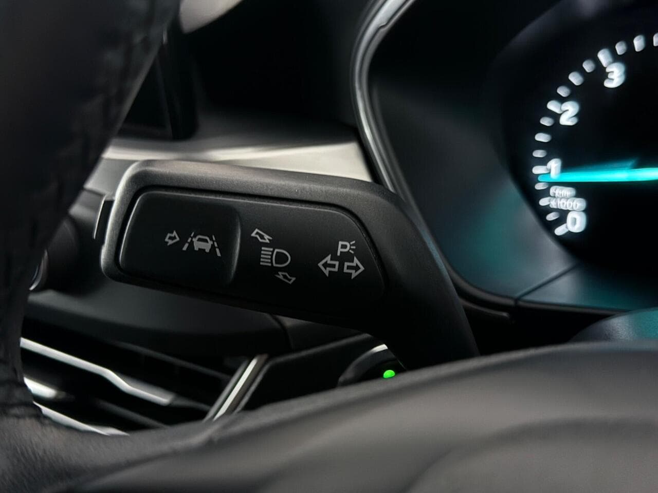 Ford Focus thumbnail Misc Controls