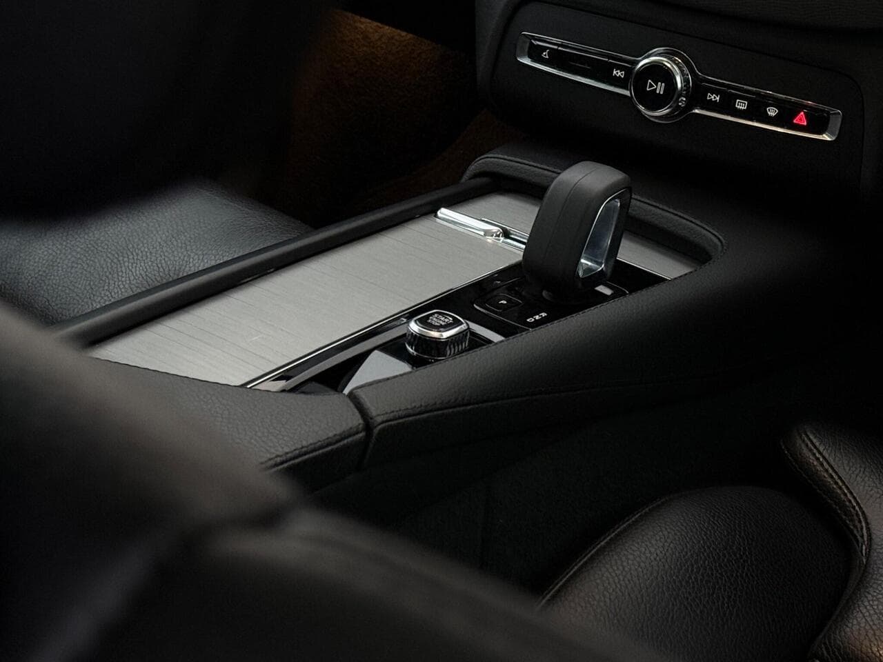 Volvo XC90 thumbnail Interior Front