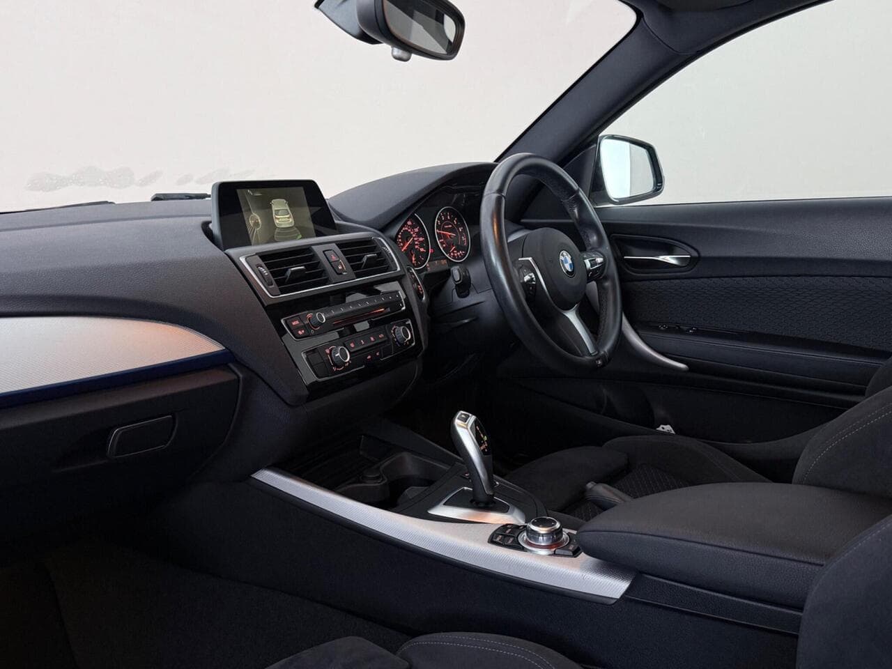 BMW 1 Series thumbnail Interior Front