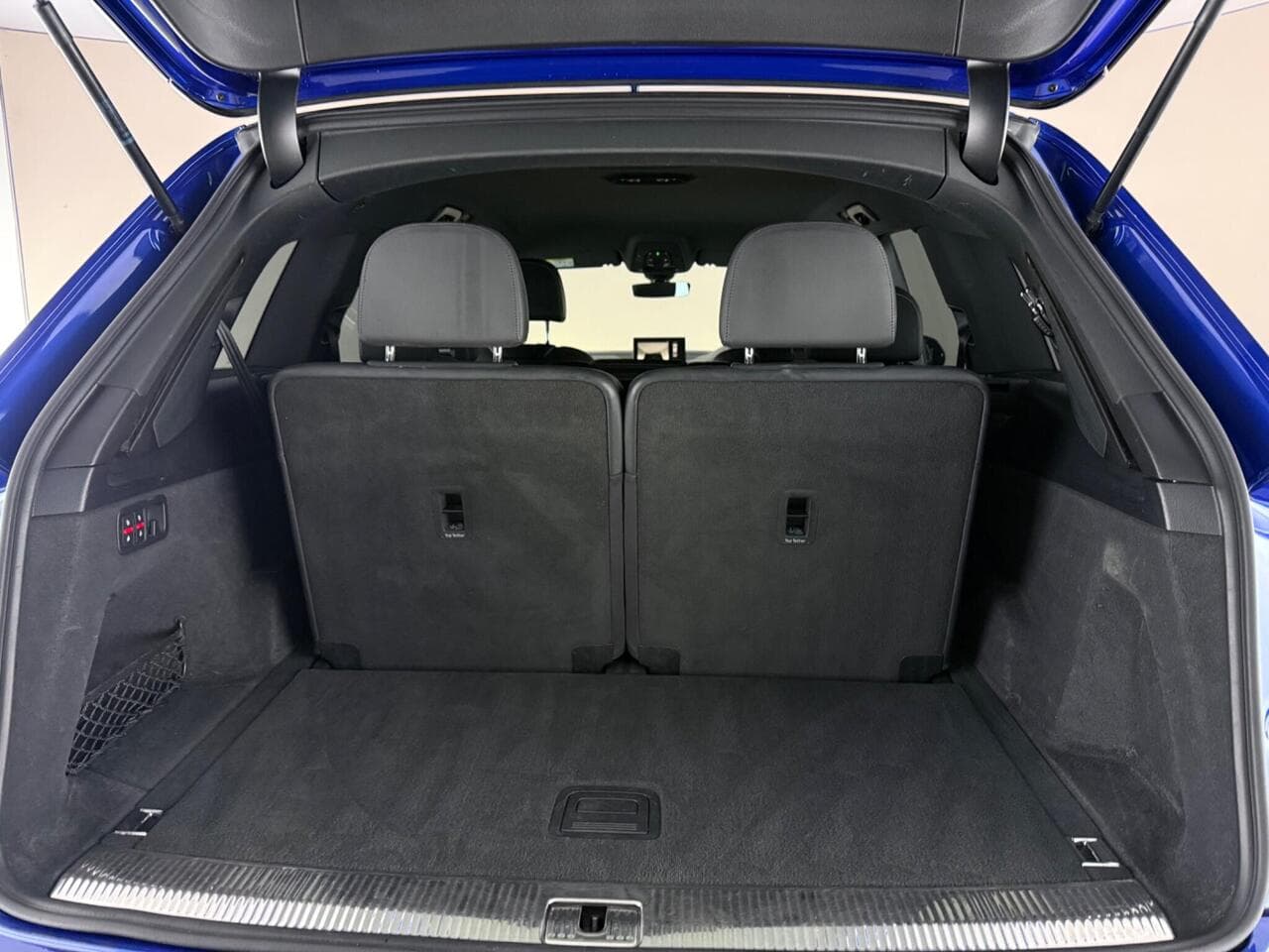 Audi Q7 thumbnail Boot