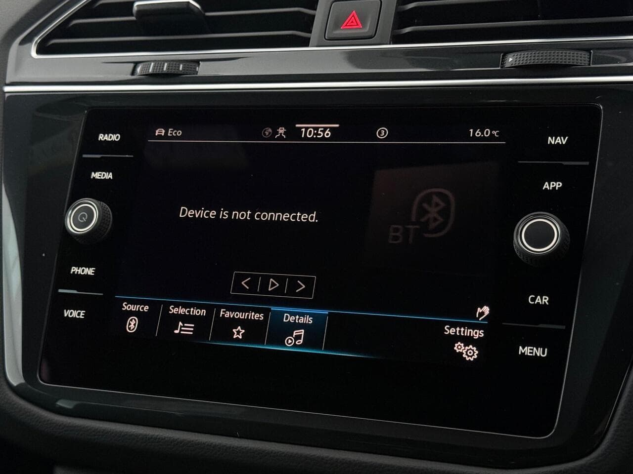 Volkswagen Tiguan thumbnail Infotainment System